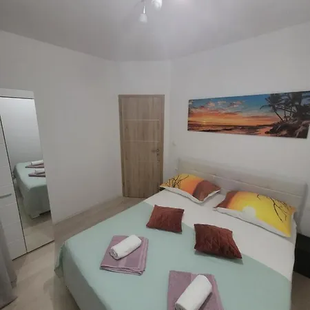 Optimum Apartment *