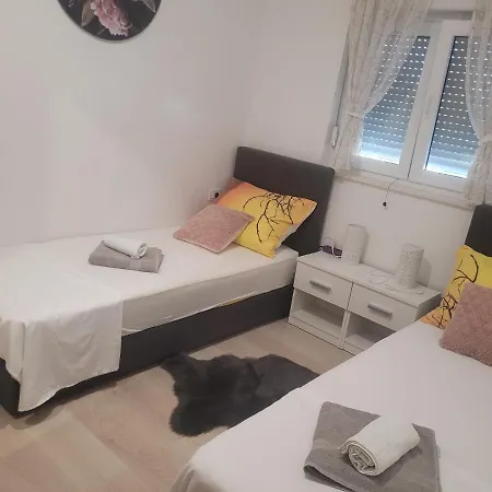 Optimum Apartment *